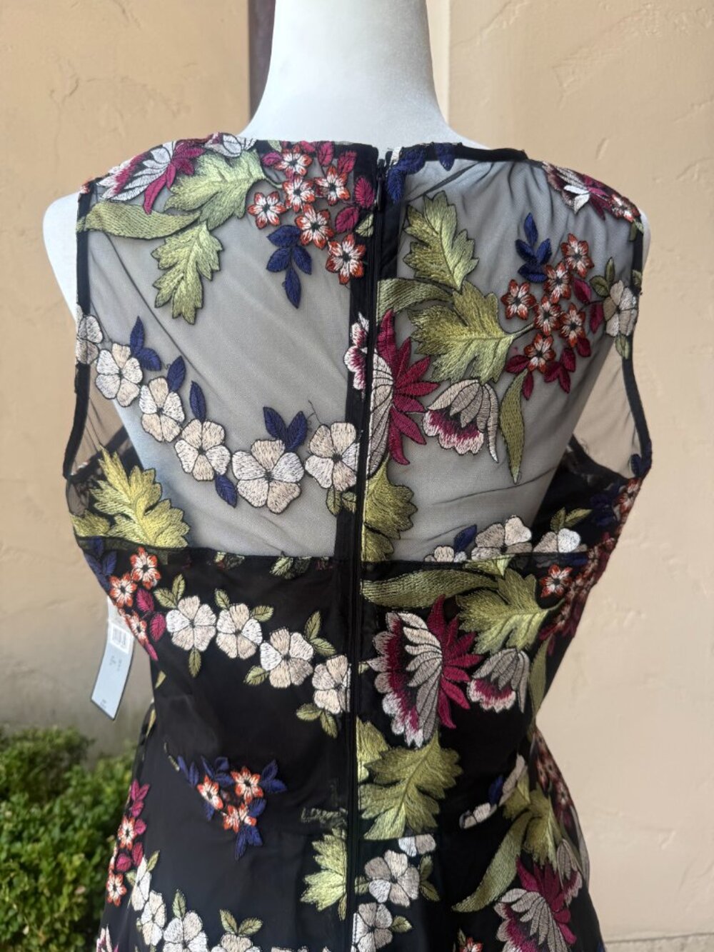 Tahari Arthur Levine Embroidered Fit & Flare dress, size 10 - Picture 3 of 10